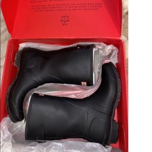 Basically brand new US size 9 hunter boots‼️